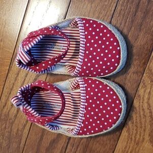 OLD NAVY NEWBORN GIRLS SUMMER BOOTIES SHOES RED AND WHITE!